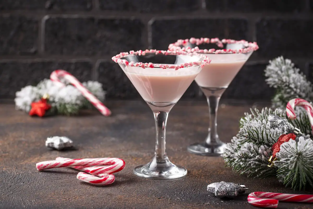Candy cane martini cocktails